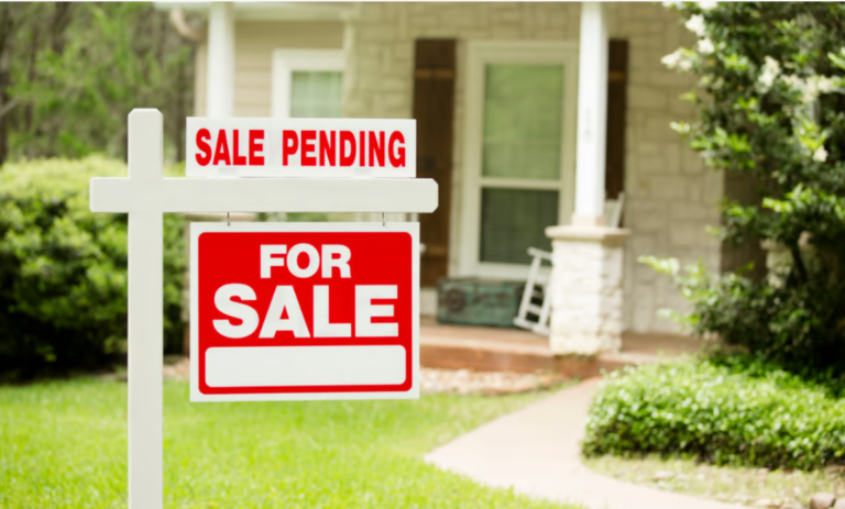 A brief rate retreat pushes US pending home sales to a six-week peak