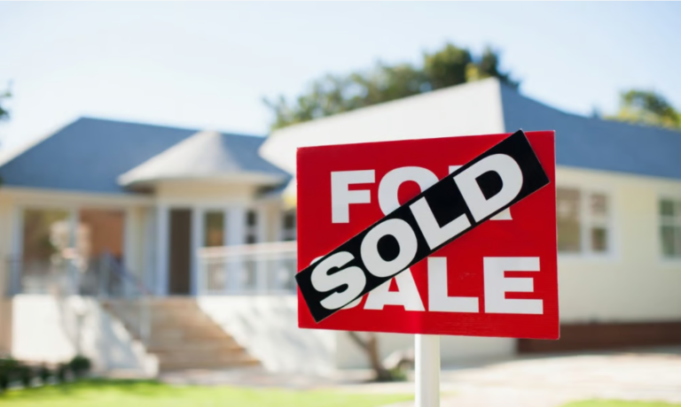 Canadian home sales inch higher