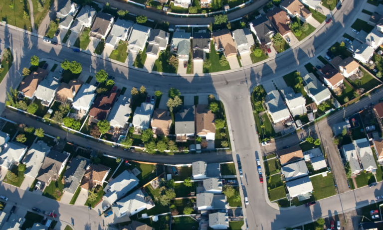 Florida sales extend winning streak as buyers adapt to 6.5% rates