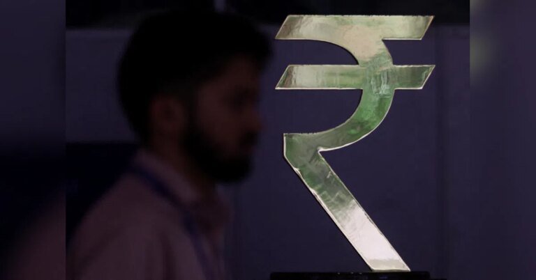 Rupee rises 15 paise to 95.32 against US dollar during early trade | Finance News