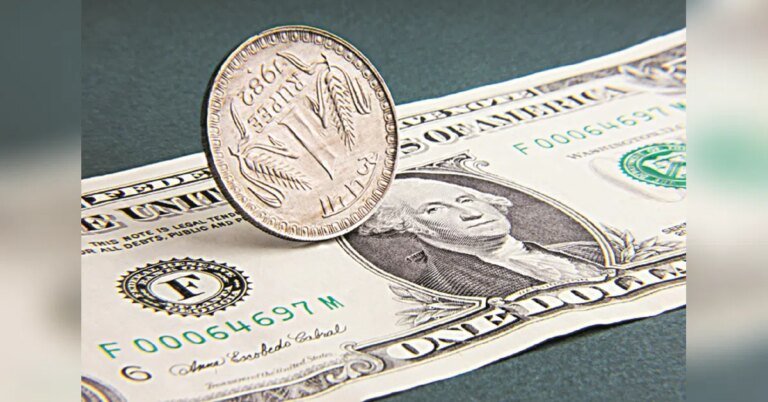 Rupee slips 4 paise to 95.52 against US dollar during early trade | Finance News