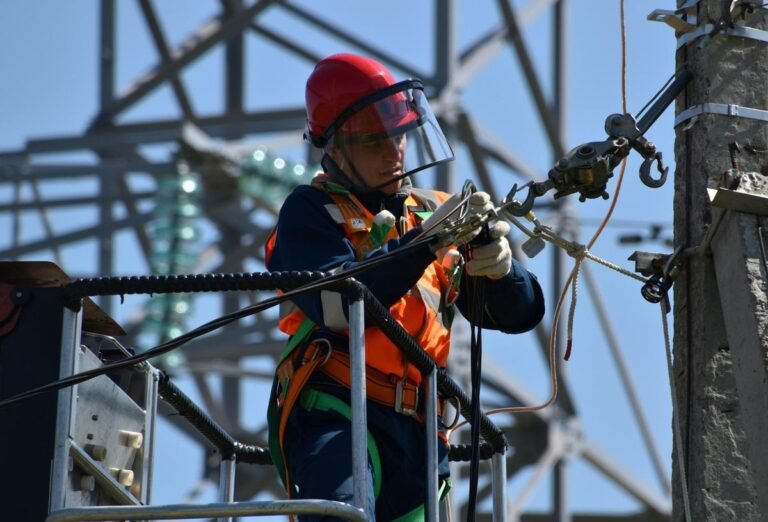Largest U.S. Grid Operator Sees Power Costs Soar By 60% Due To Data Center Development