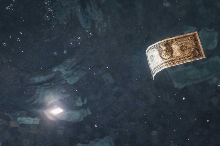 Dollar Slips as Crude Oil Prices and T-Note Yields Fall