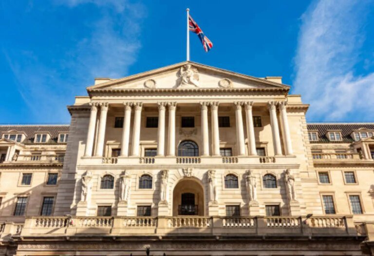 Bank of England Leans Dovish As It Keeps Rates On Hold