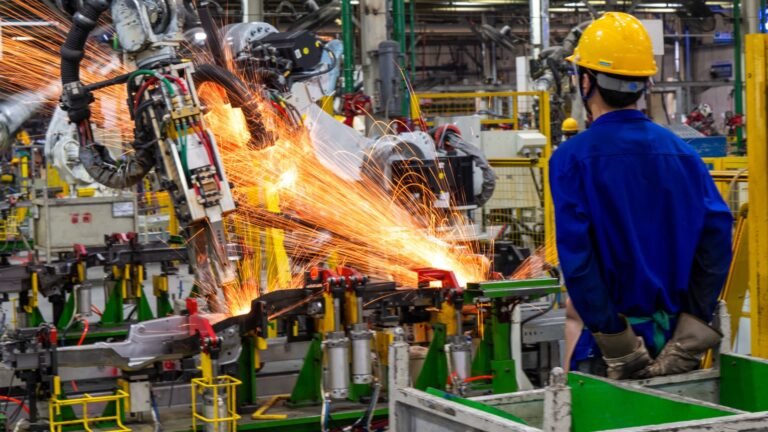 China’s factory activity unexpectedly contracts in July, ending 4-month expansion streak