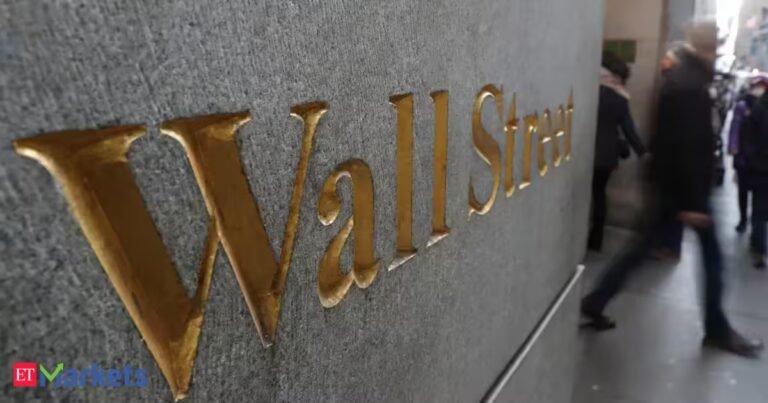 US stocks: US market ends higher as Amazon soothes AI jitters