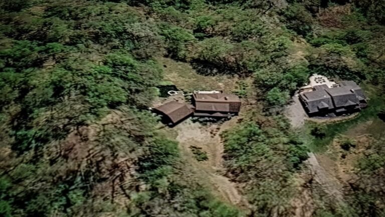 Homebuyer Finds 3 Dead Bodies in House Sold in Foreclosure