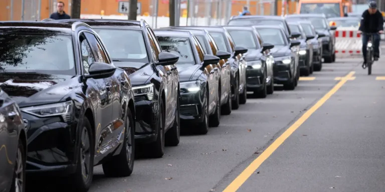 I’m a Chauffeur. Tips Determine If My Side Hustle Is Worth It.
