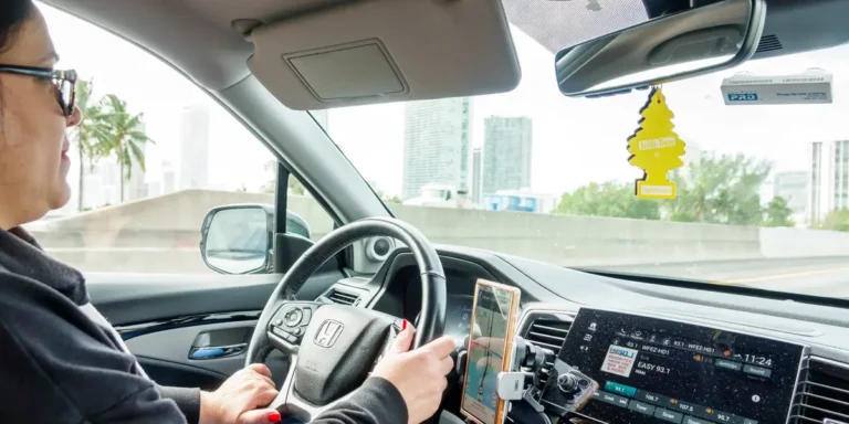 Lyft Rider Questions Fare Discrepancies, Turns to Transit