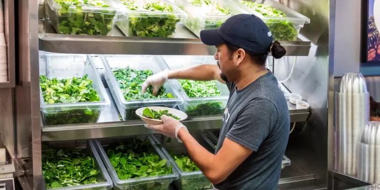 Salad Chains Amid Cyclospora Outbreak: We Don’t Serve Iceberg Lettuce
