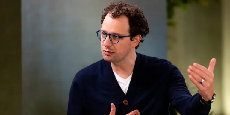 Dario Amodei Clears the Air on Banning Open-Weight AI Models