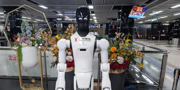 Trump Expands Tech Crackdown on China Imports to Humanoid Robots
