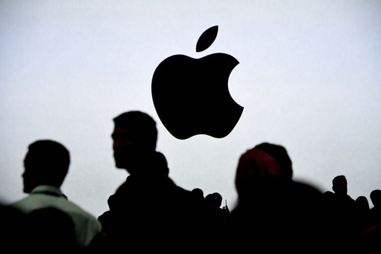 Apple closes in on $5T to reclaim most valuable company title, SpaceX correction continues