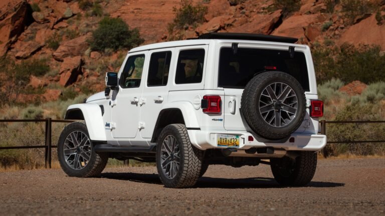 SUVs Retirees Should Avoid, Car Experts Say