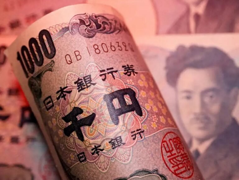 Japan chief cabinet secretary reaffirms that GPIF is to tweak basic portfolio as needed