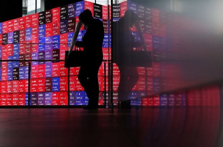 Oil climbs, bonds slide on Mideast hostilities