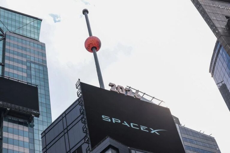 SpaceX shares slide below IPO price for the first time as blistering rally unravels