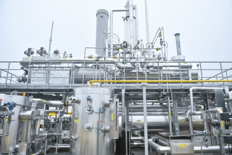 Nat-Gas Prices Settle Lower on Higher US Output and Smaller Exports