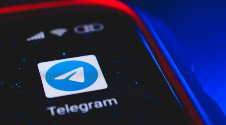 From Chat to Buy Order: RoboForex Puts Full Trading Inside Telegram