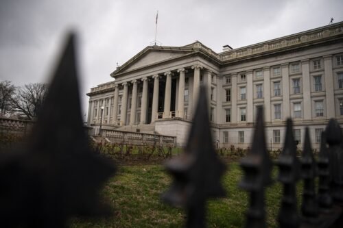 U.S. 30-year yield raises alarm in longest run above 5% since 2007