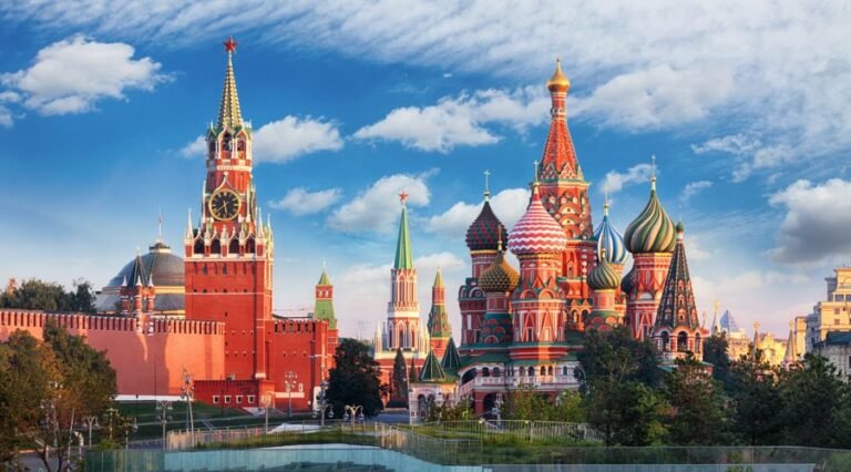 Russia Gives Crypto Firms Until July 2027 to Obtain Licences Under New Market Rules
