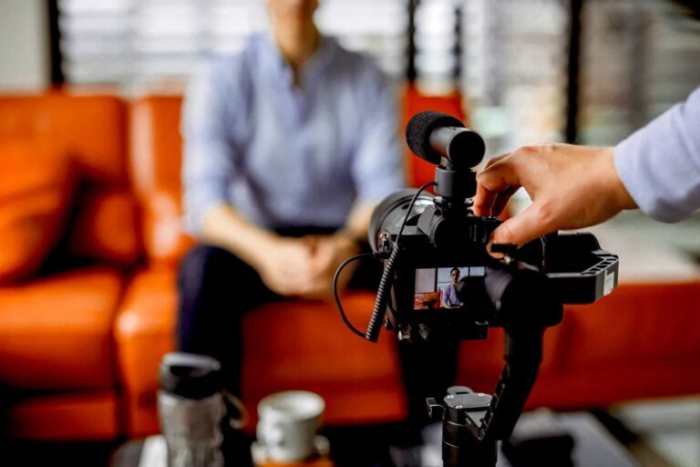 How Going Live on YouTube Turns Viewers Into Loyal Customers