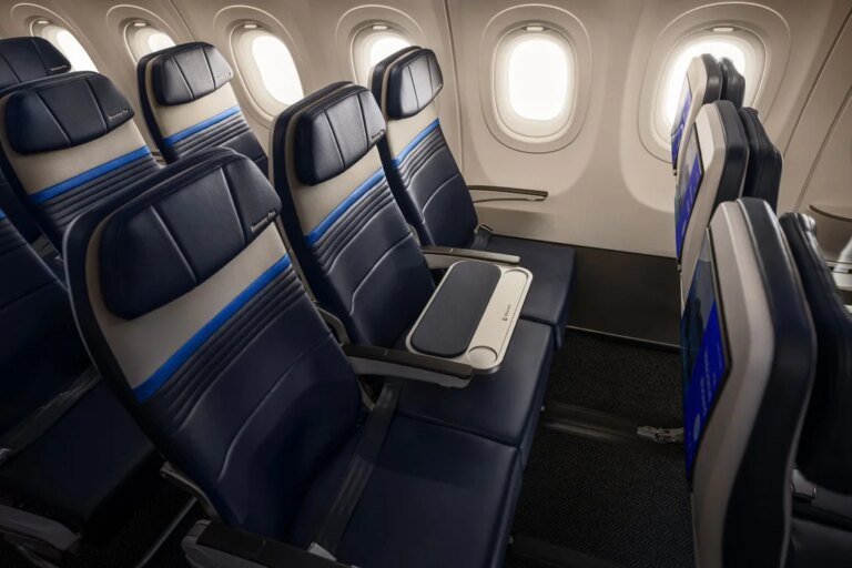 United is getting rid of the middle seat—sort of. Here’s what travelers will get instead