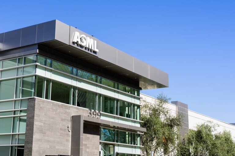 ASML Stock: Margin Expansion Is Just Getting Started (NASDAQ:ASML)