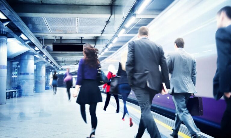 Consumer Confidence in Job Prospects Hits 5-Year Low