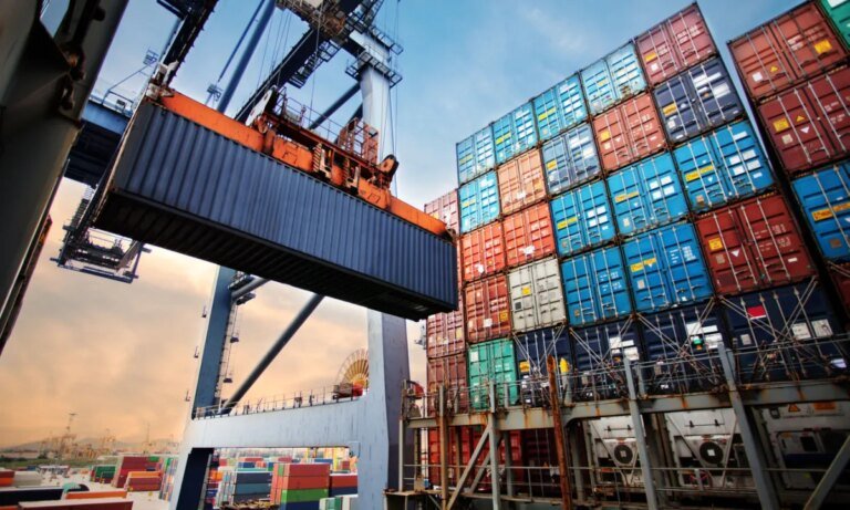 Visa and Airwallex Team on Embedded Finance for Freight Firms