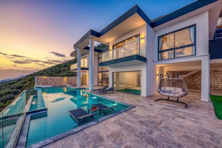 A Tale of Two Markets: Luxury Home Prices Are Rising 3 Times Faster Than Non-Luxury Prices