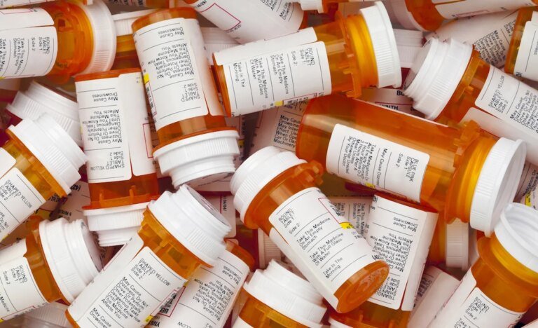 States Move to License AI Doctors as the FDA Steps Back