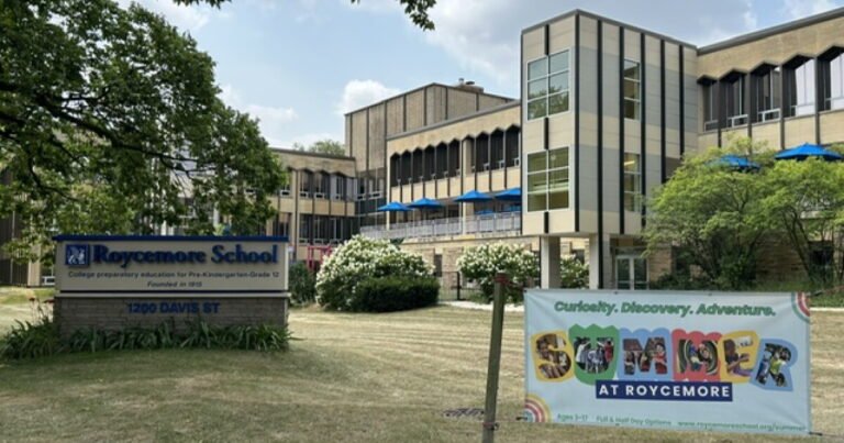 Illinois private K-12 school defaults on bonds, shuts doors