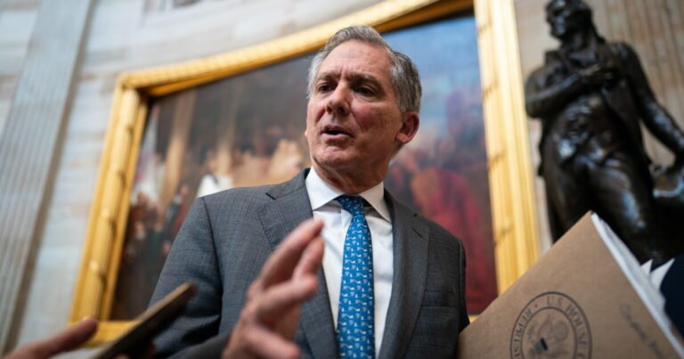 Bank deregulation package inches toward House floor