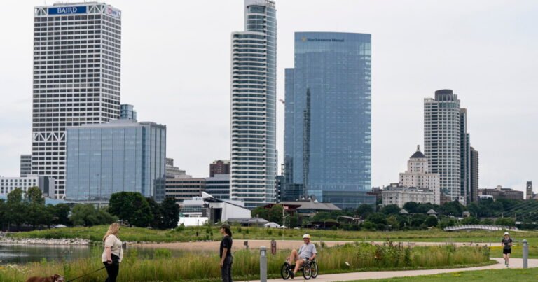 Milwaukee mulls municipalization of electric utility