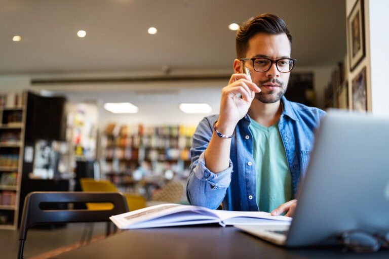 Top Lenders for Refinancing Student Loans for Borrowers With No Degree of 2026