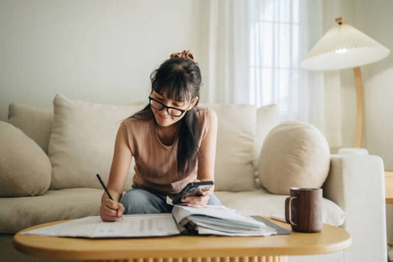Best Apps for Your Free Credit Score | Credit Cards